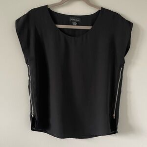 Chiffon Zip-Sides Short-Sleeve Dolman T-Shirt Blouse - Black